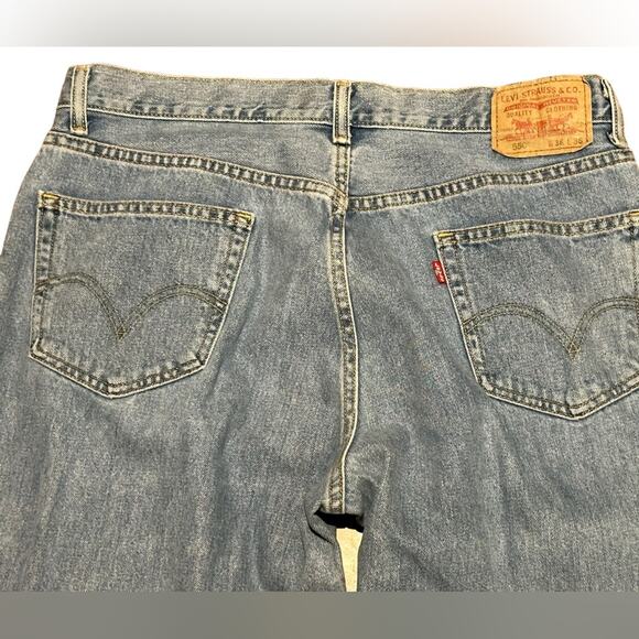 Levi’s 550 100% Cotton Relaxed Fit Medium Wash Jeans in a Mens 36 x 36 - Picture 3 of 9